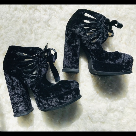 Jeffrey Campbell Shoes - NWT Jeffrey Campbell Julieta Black Velvet Heels
